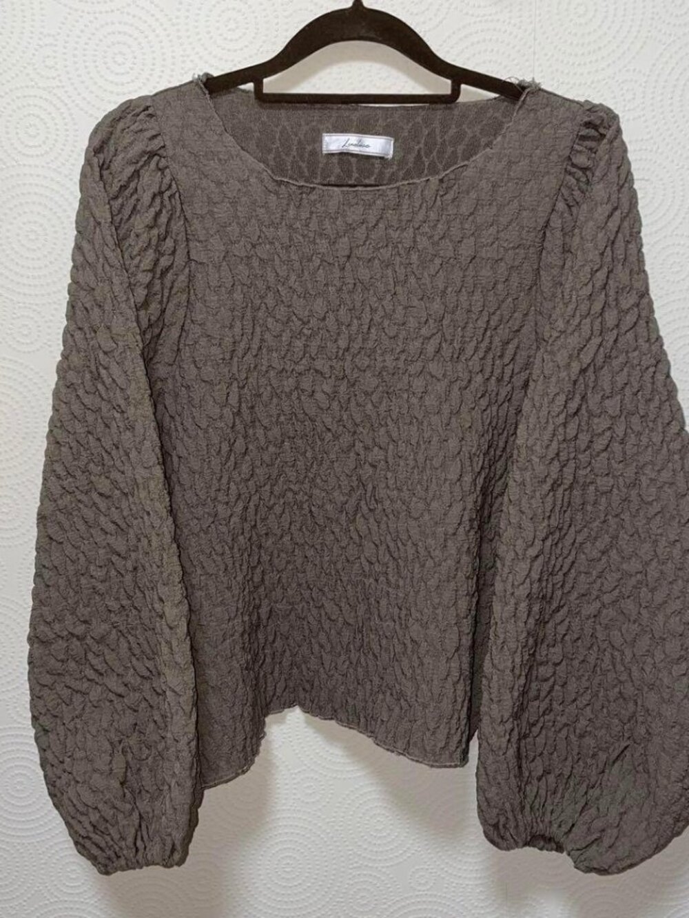 Beaunie Balloon Sleeve Crepe Long Sleeve Casual Simple Top M